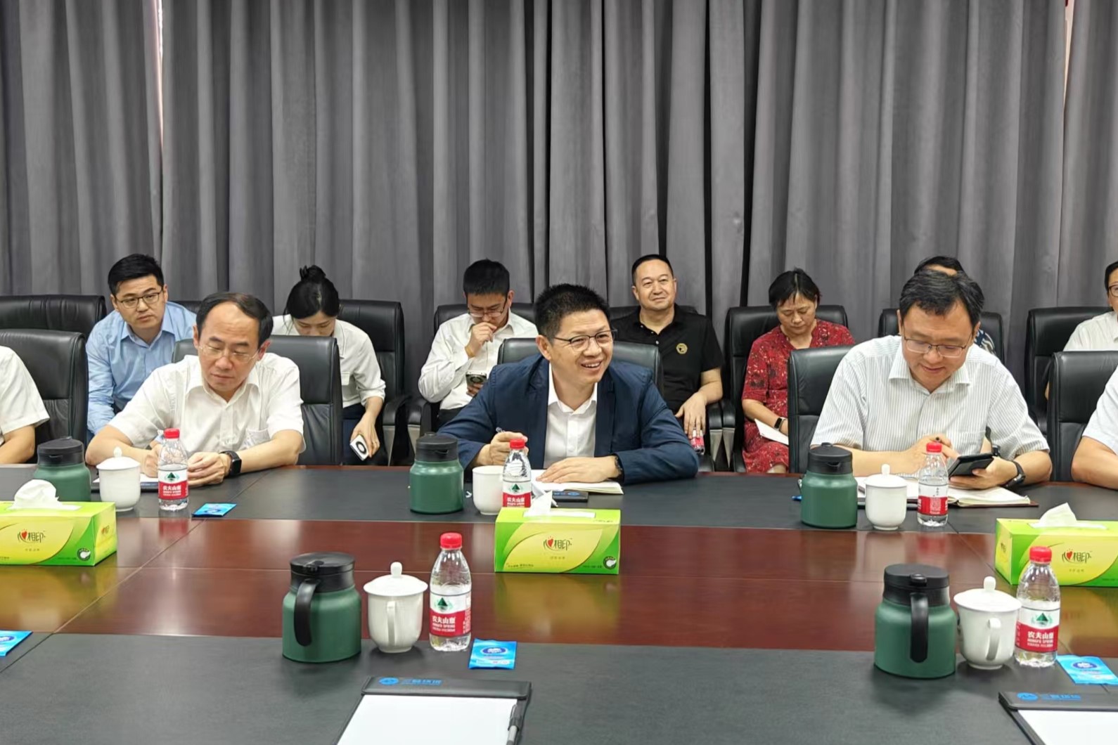 國家發(fā)改委價格司調研圖片 (4).jpg 國家發(fā)改委價格司調研圖片 (4).jpg