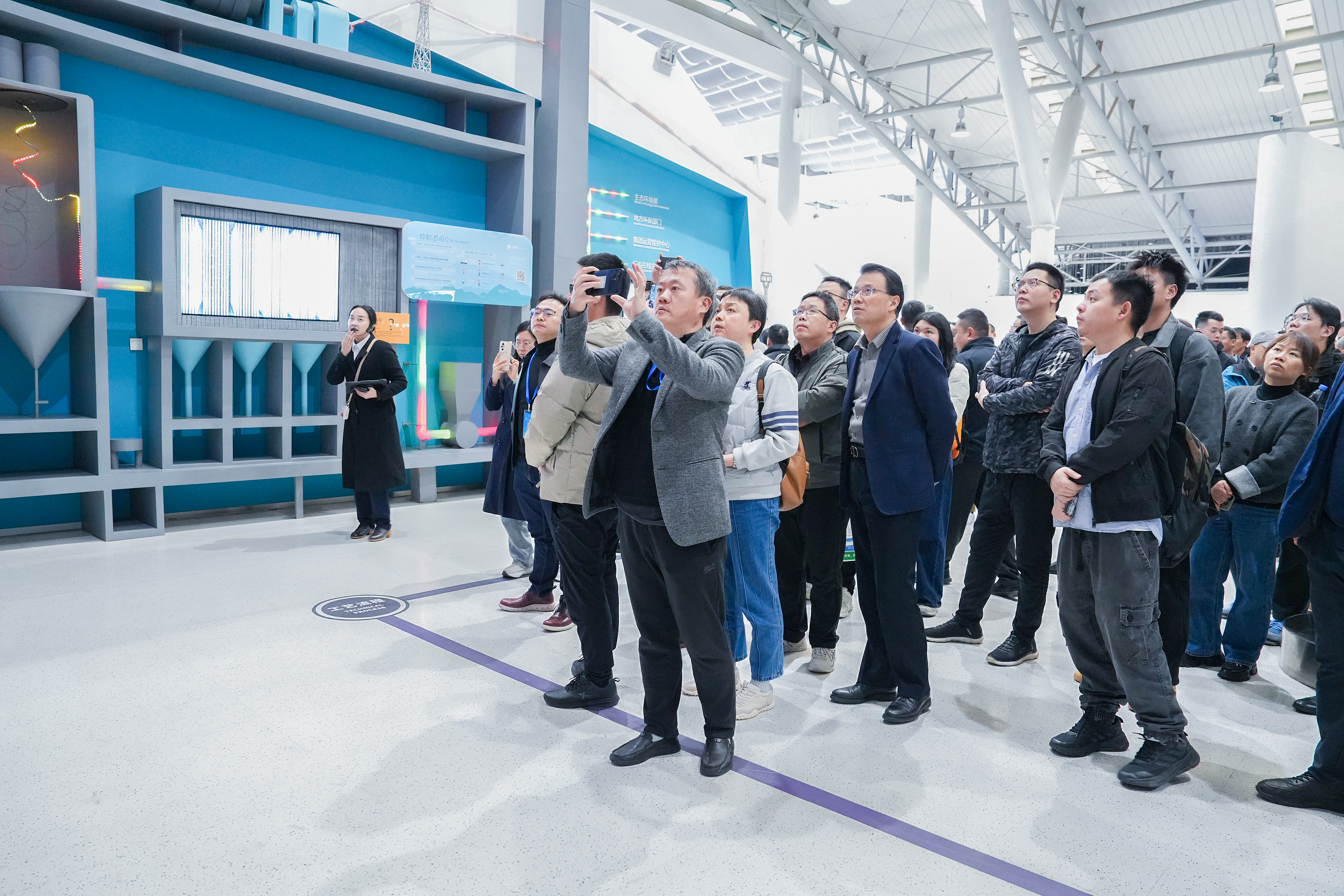 技術(shù)立企 實(shí)踐引航｜第六屆飛灰資源化大會(huì)嘉賓走進(jìn)三峰百果園公司，共探固廢發(fā)展新路徑